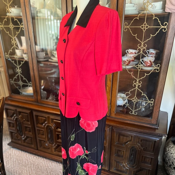 Dress / 2 Piece / Outfit - Picture 4 of 11